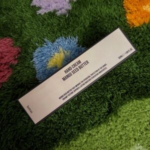 Hetras Hand Cream with Mango Seed Butter (Daisy)